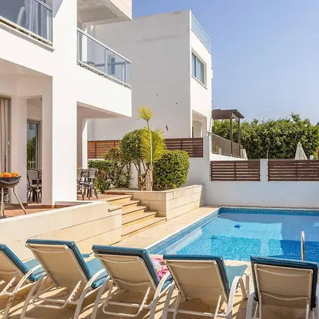 Nasia Villa Peyia